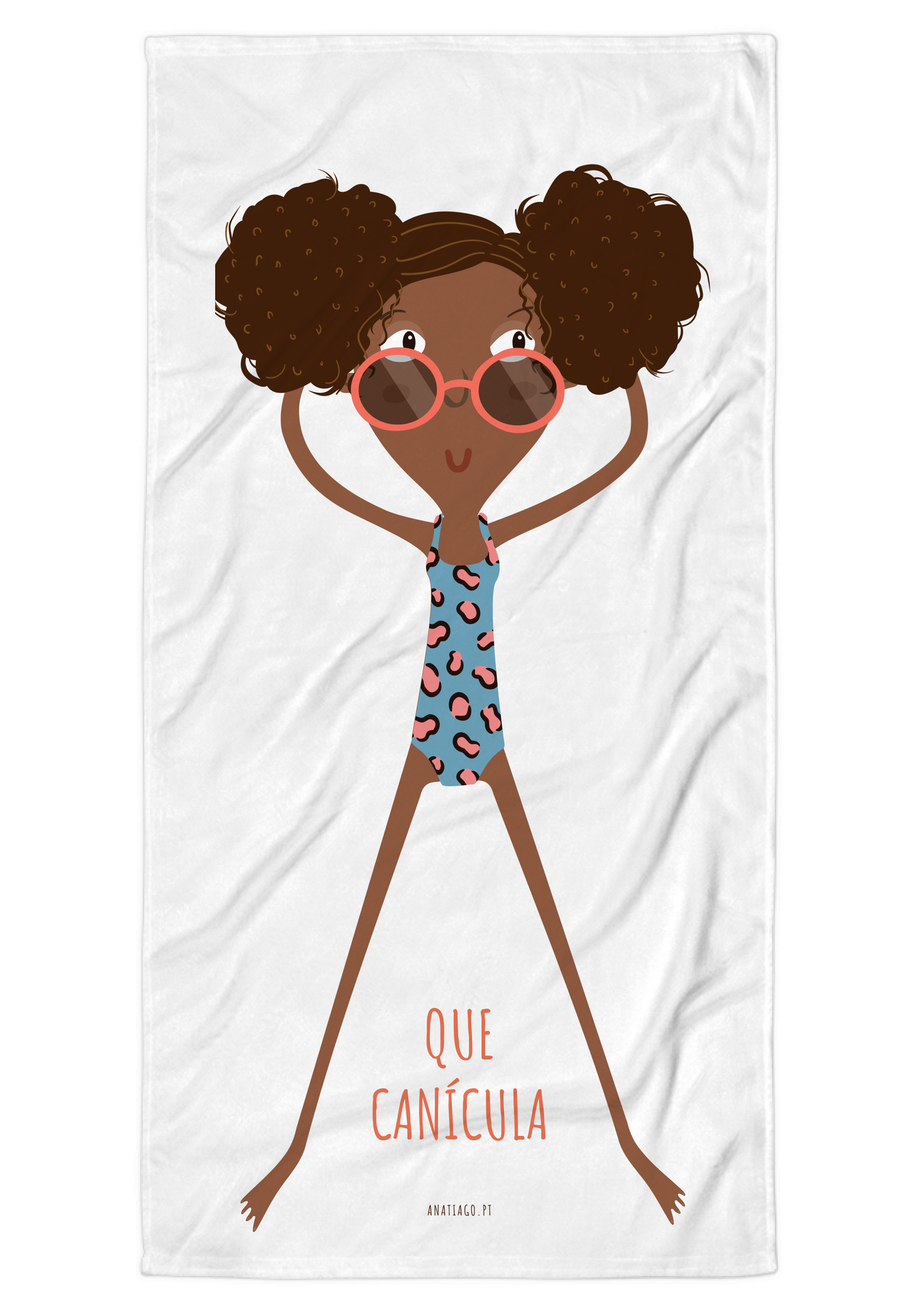 toalha de praia personalizada onde podes criar a tua própria personagem - tema mulher - Que canícula - presentes criativos Ana Tiago