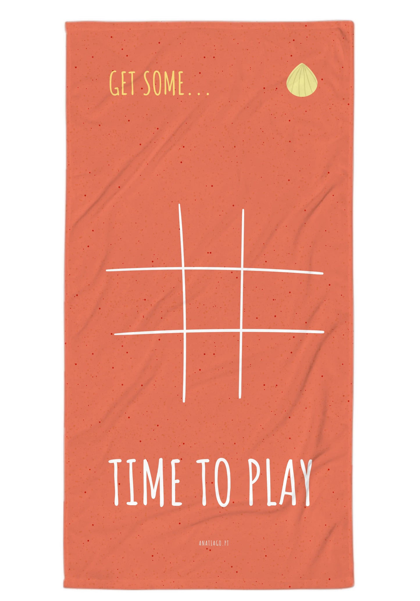 Red beach towel with white text and design, featuring 'Get Some... Time to Play' Tic-Tac-Toe ou Noughts and Crosses